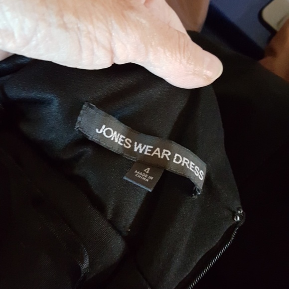 The LITTLE black dress with rbbon sequin detailing - Picture 7 of 7